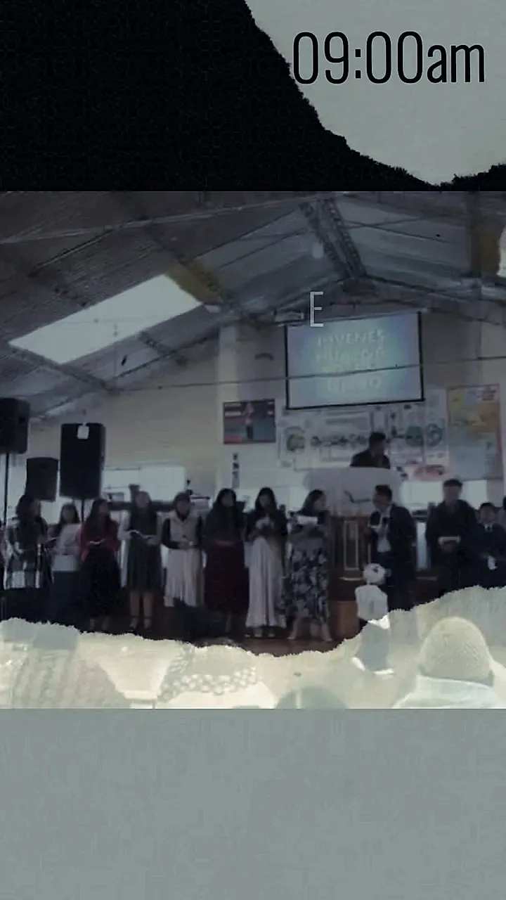 Foto del grupo de jóvenes en TikTok